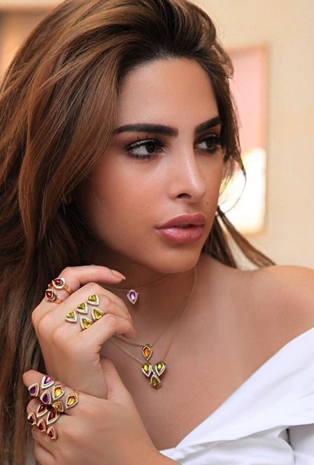 فوز بمجوهرات معوض