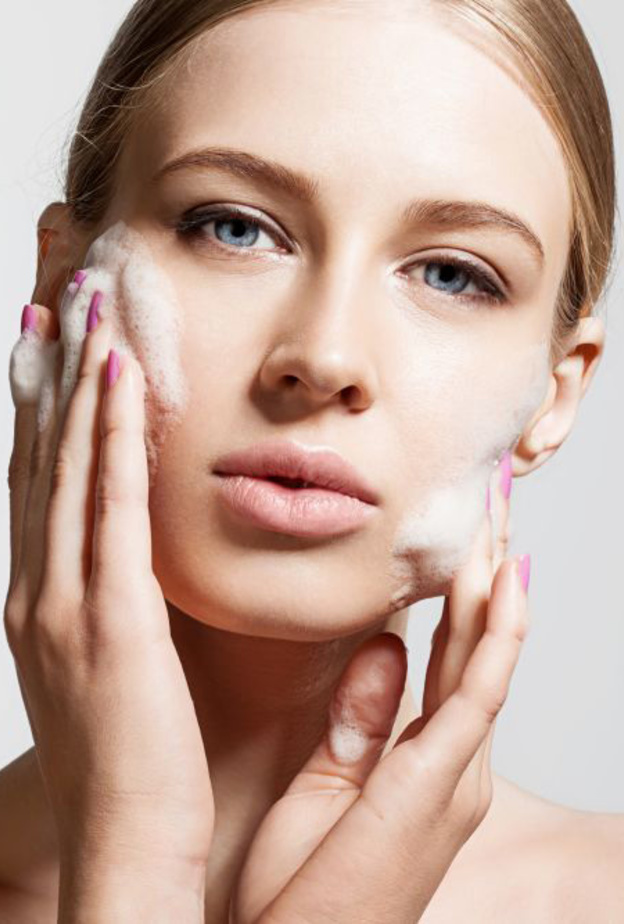 مقشر اللبن الرائب سيغذي بشرتك الدهنية