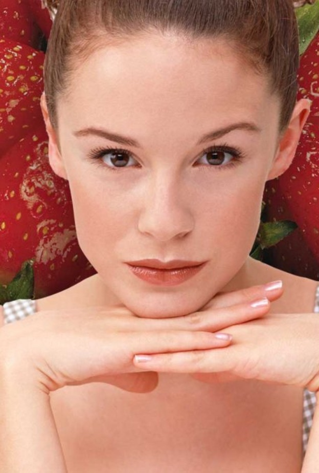 اضرار الفراولة قليلة لكنها مؤثرة على الصحة لذلك اتبعي الخطوات المقدمة قبل تناولها