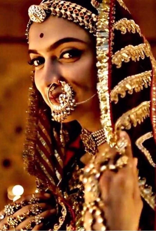 خصصت شرطة مومباي حراسة خاصة ديبيكا بادوكون والنجم رانفير سينغ