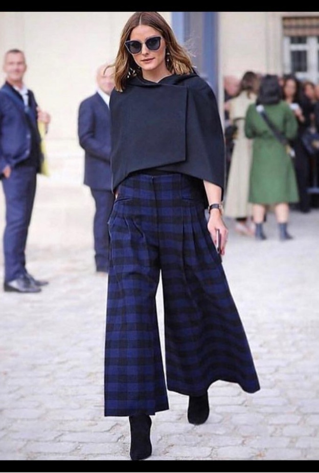 اوليفيا باليرمو ‏Olivia Palermo‏ لم تتخلى عن موضة بنطلون الكارو الواسع والكحلي