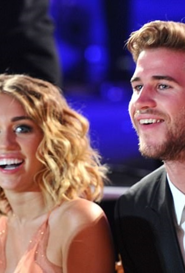 مايلي يايرس وليام هيمسورث