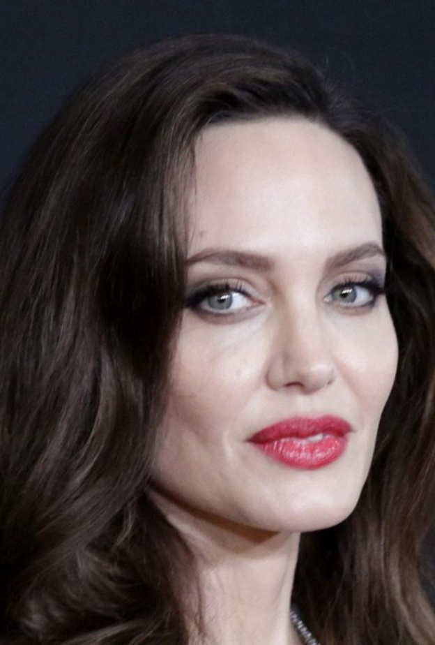 كيت ميدلتون (Kate Middleton) تعطي دروس لميجان ماركل (Meghan Markle) عن الحياة في القصر