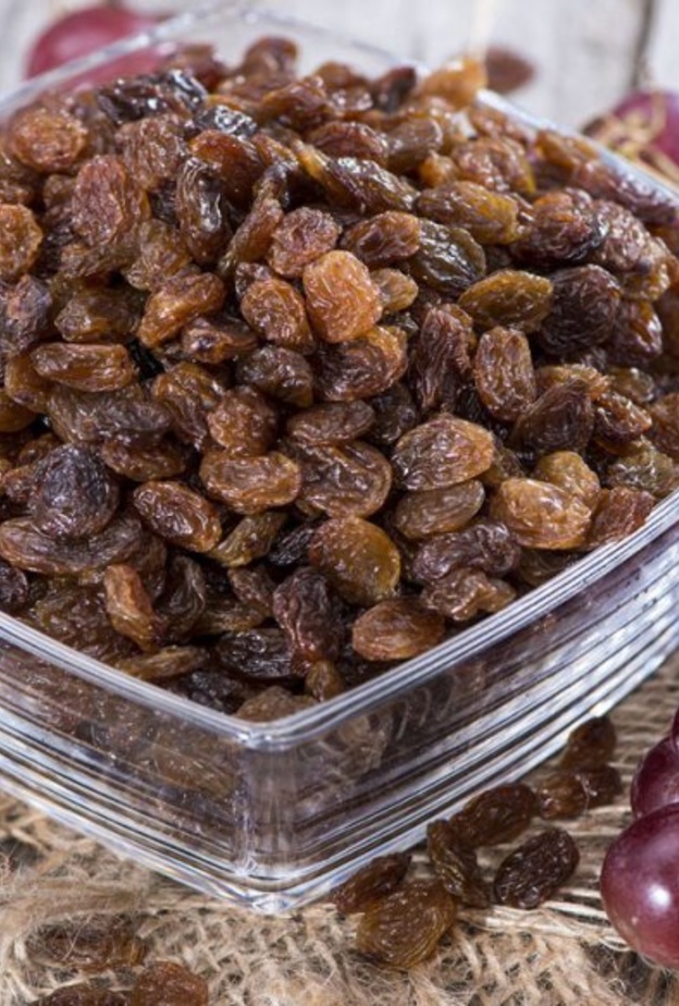 عصير الزبيب يحسن عمل القولون