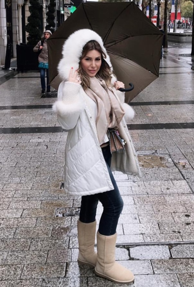 ملابس نجوم العرب مريحة مع الجينز باسلوب يارا