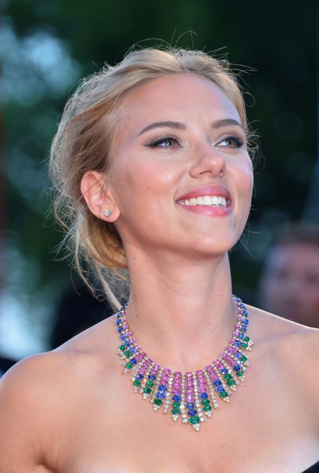 سكارليت جوهانسون فاتنة بمجوهرات من بياجيه Piaget