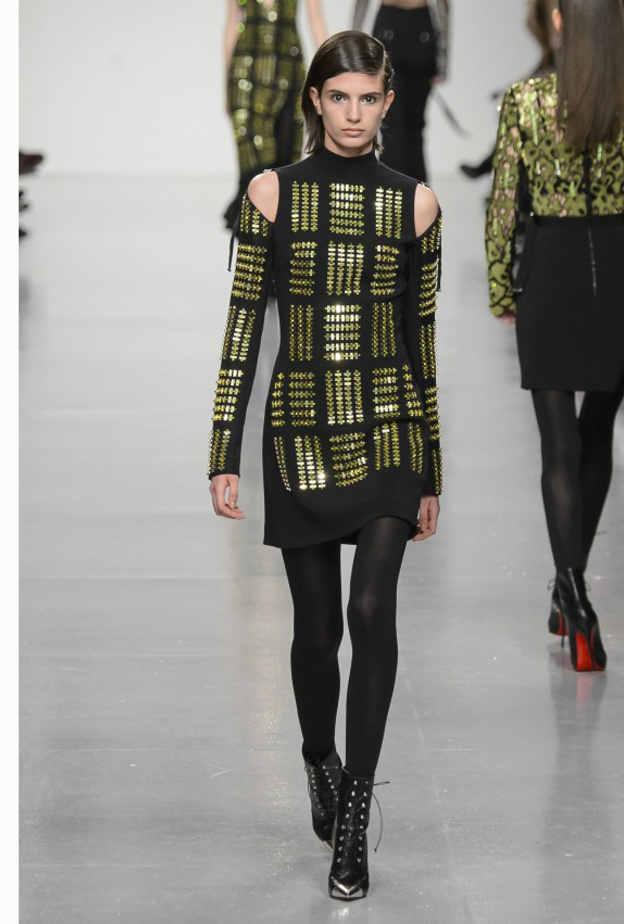 اطلالة أحادية اللّون من Osman