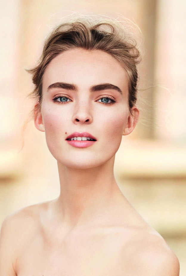 بودرة الكولاجين تنشط الدورة الدموية في البشرة وتمنحها التورد الطبيعي