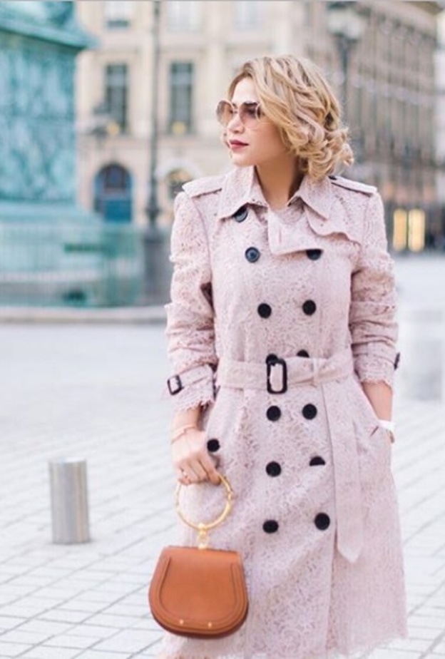 معطف وردي من بربري