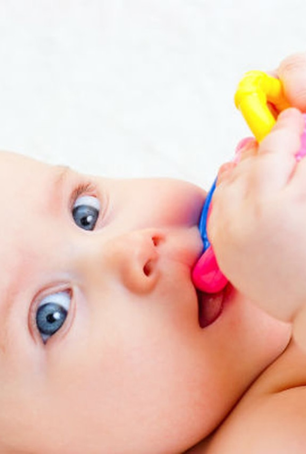  اسباب رائحة الفم الكريهه عند الرضع