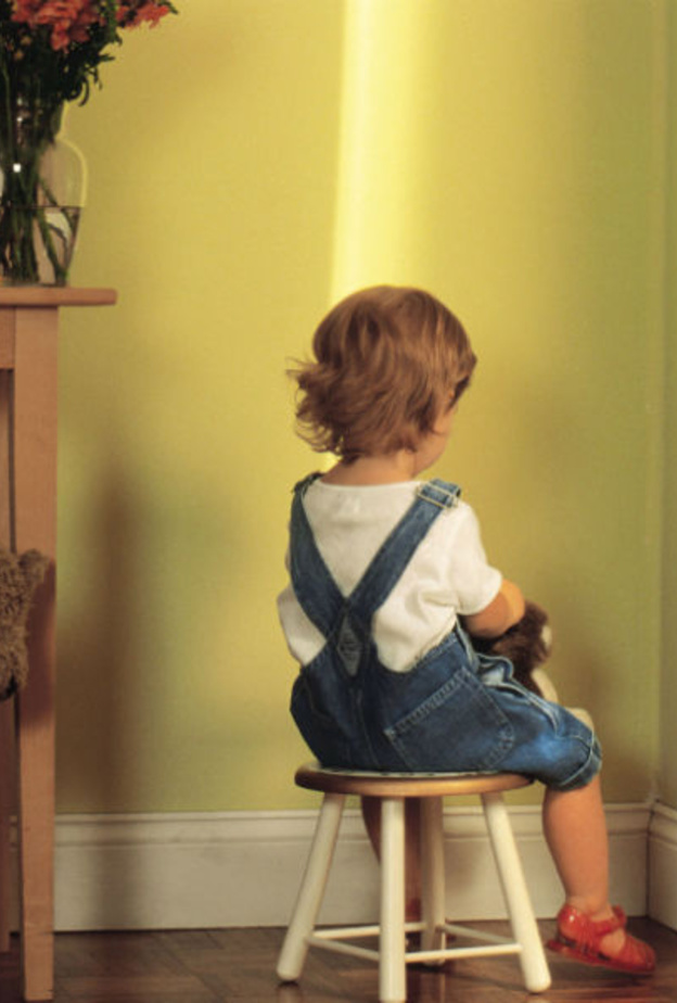 طرق استخدام كرسي العقاب للاطفال