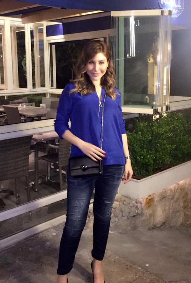 صور بلايز مع الاكمام الواسعة من الانستقرام.