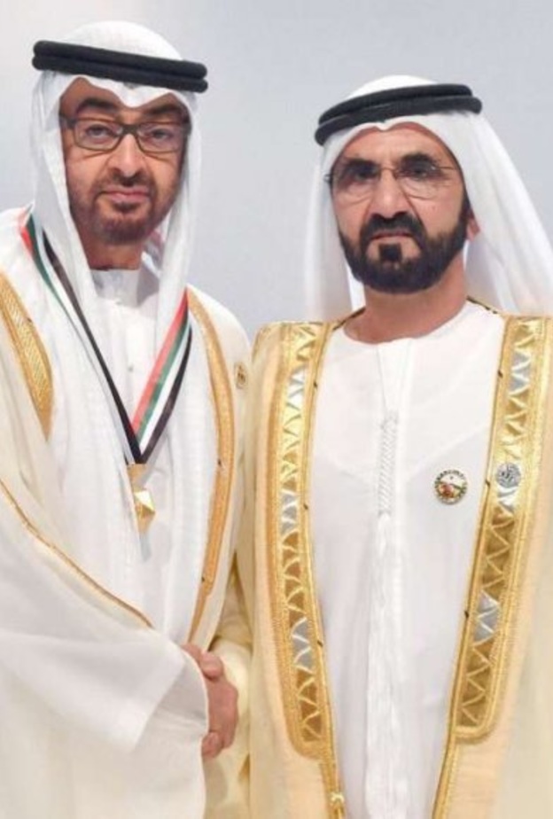 الشيخ محمد بن راشد يكرم الشيخ محمد بن زايد وأوائل الإمارات