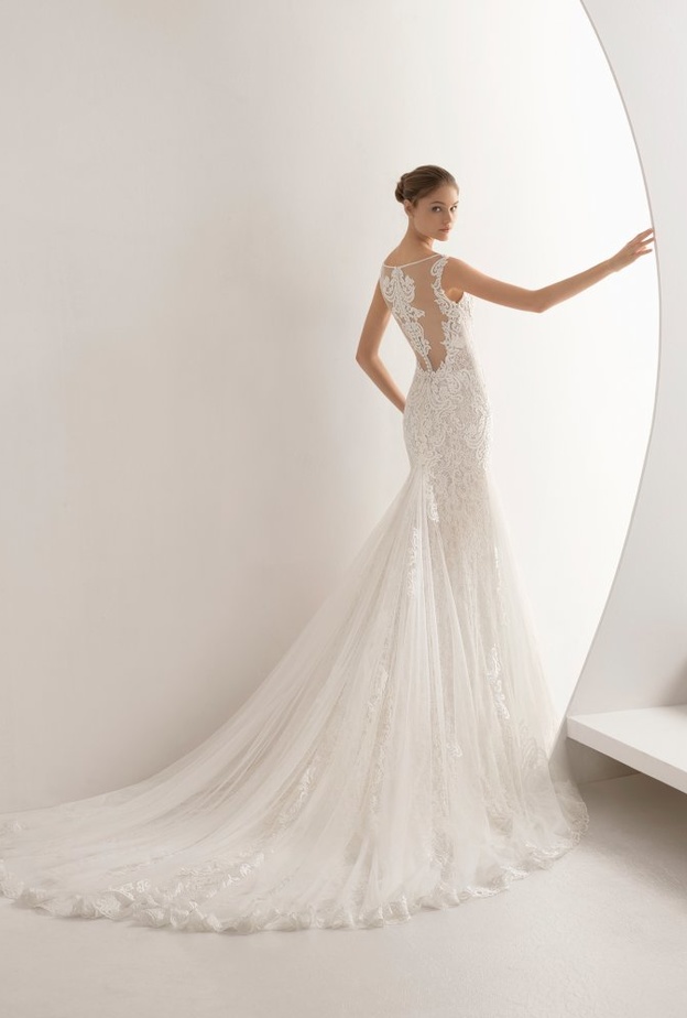 فستان من روزا كلارا من الحرير والجورجيت مع الجيوب