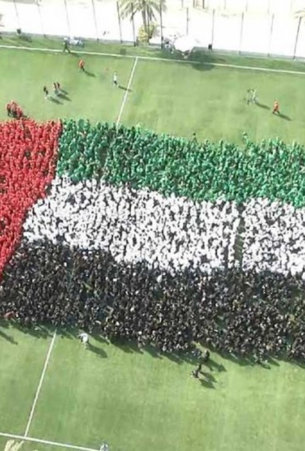 4600 طالب شاركوا في تشكيل علم الإمارات