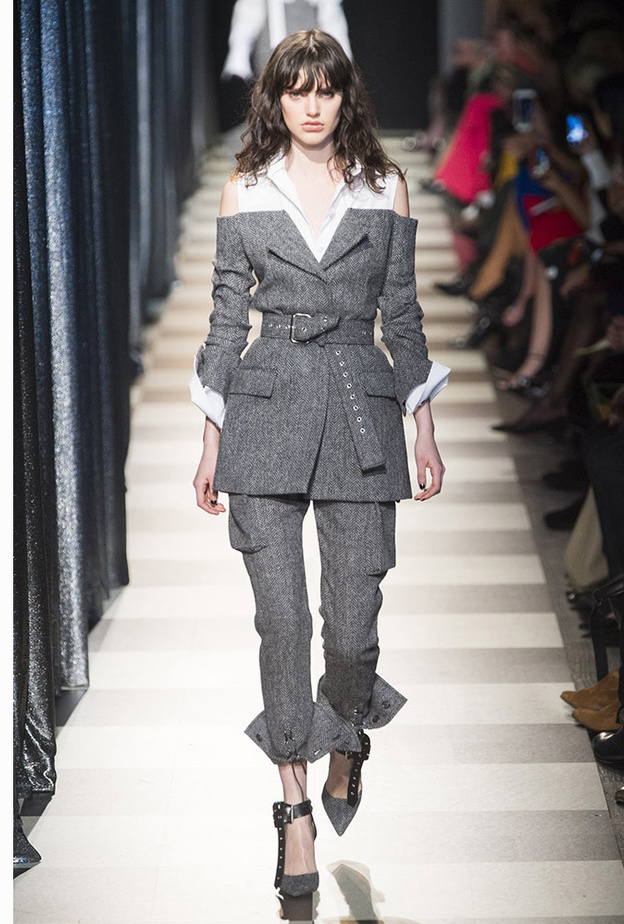 تألقي بأحدث موديلات الجاكيتات الطويلة