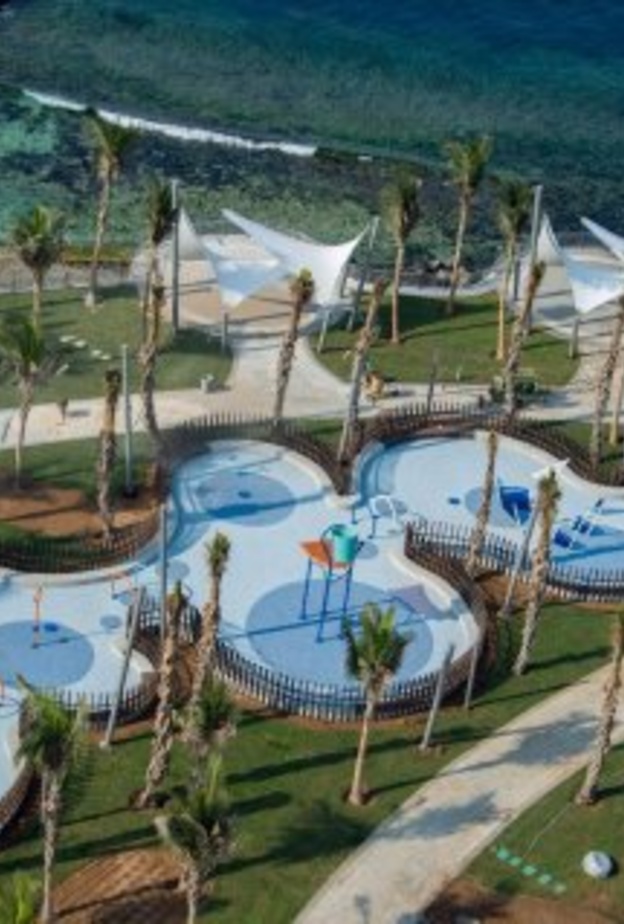 المساحات الخضراء ظاهرة على الكورنيش