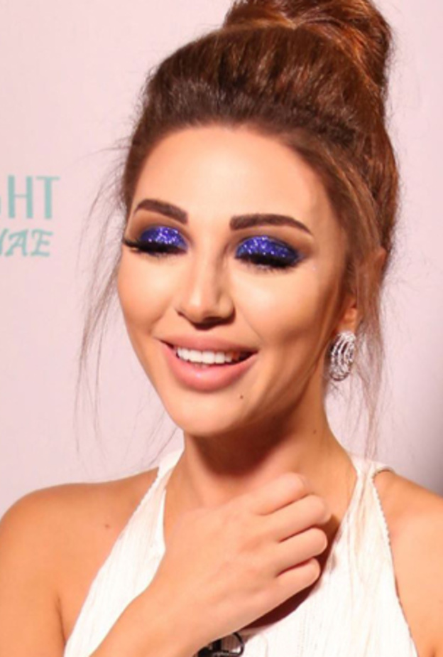 مكياج سموكي أزرق رائع بأسلوب ميريام