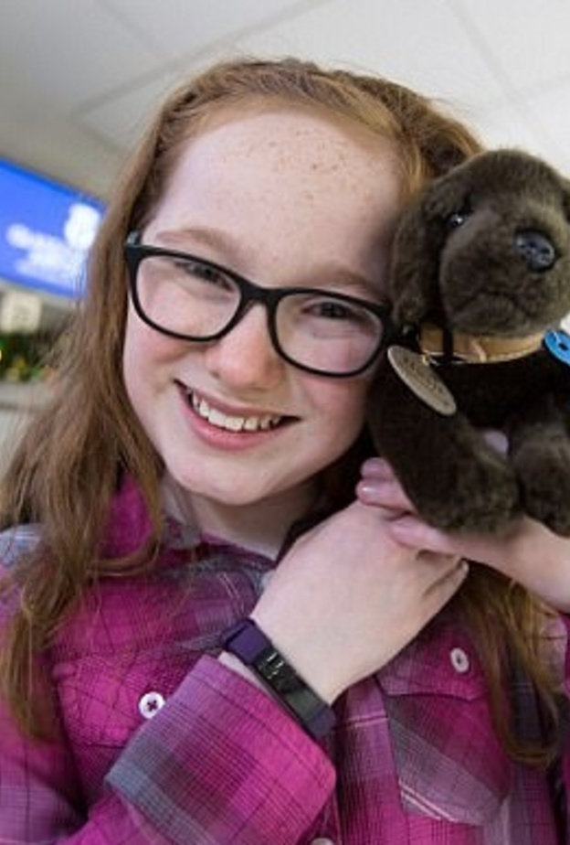 طفلة تعثر على دميتها بعد أن انتشرت صورها في جميع أنحاء العالم