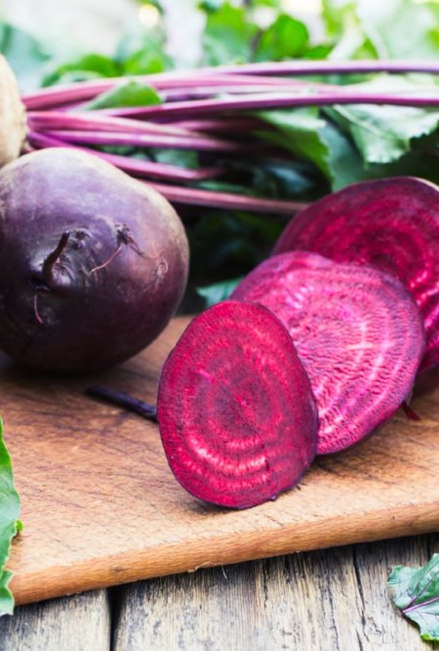 يتميز الشمندر بفوائده العديدة للتخسيس و حرق الدهون