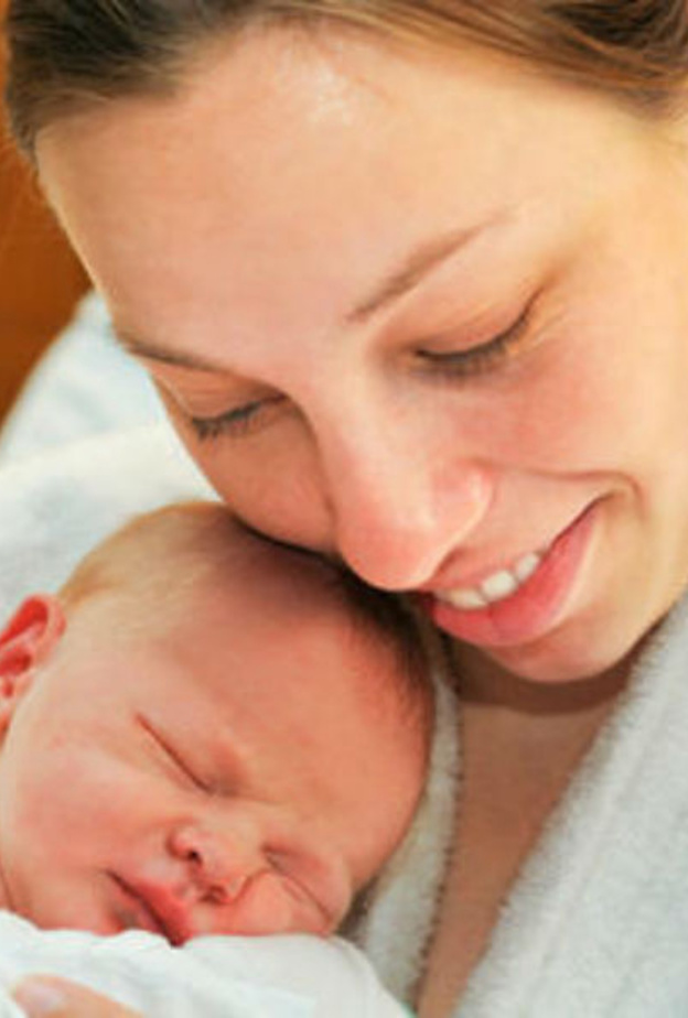 يمكن تخفيف الم جرح العملية القيصرية باعتدال الجلسة اثناء الرضاعة