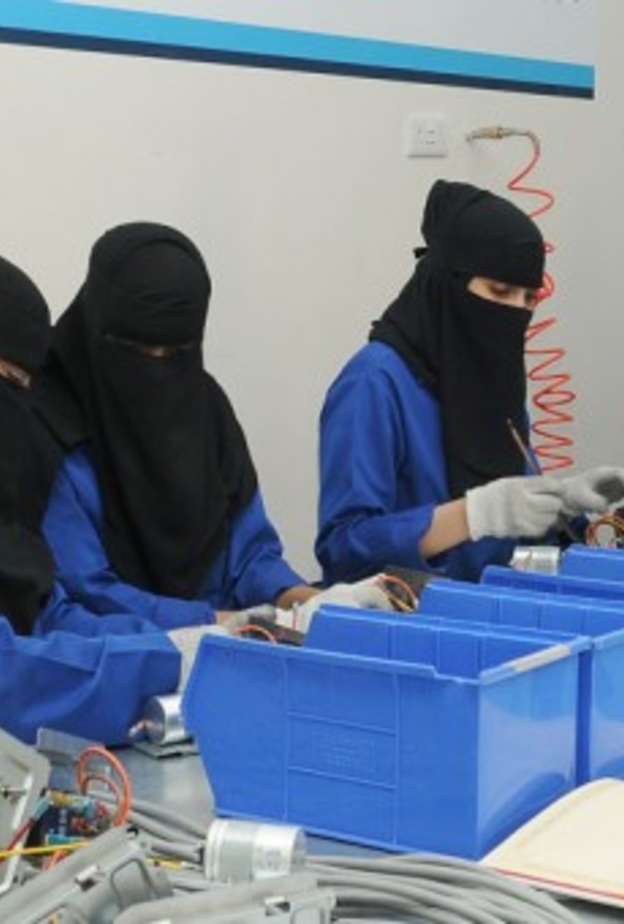 بعض الطالبات في قطاع التدريب التقني