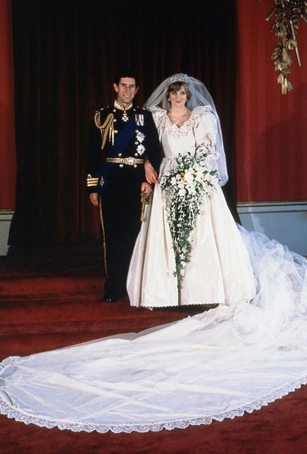 فيكتوريا بيكهام بفستان الزفاف