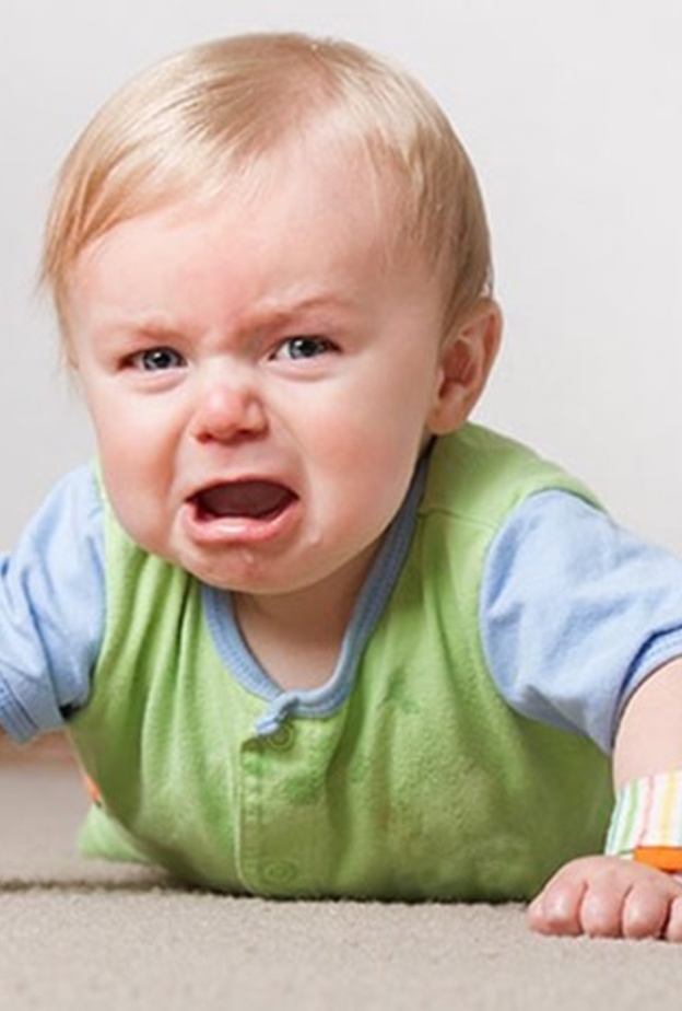 10 اسباب وراء بكاء الطفل وكيفية تهدئته