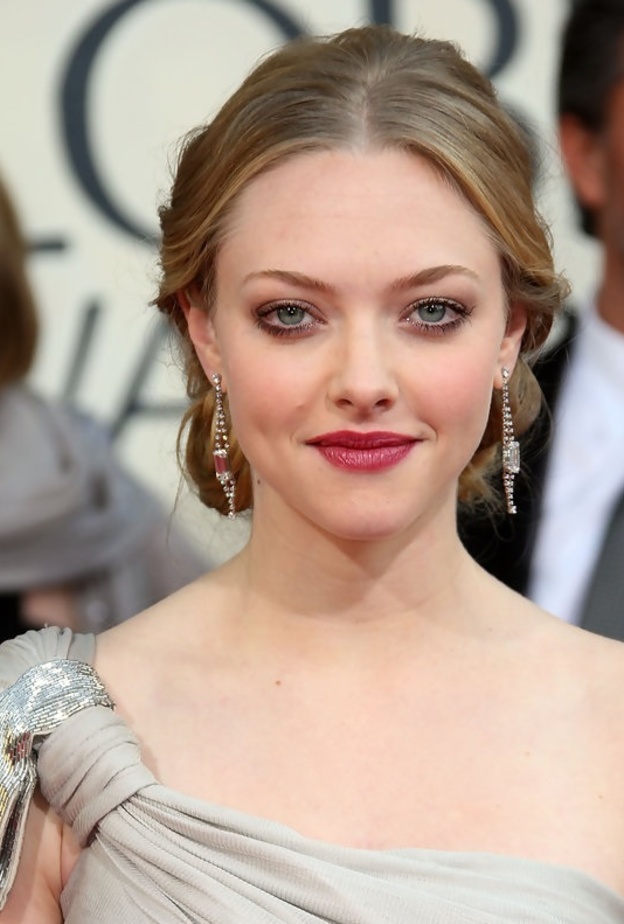 أماندا سيفريد متألقة بمجوهرات تيفاني Tiffany