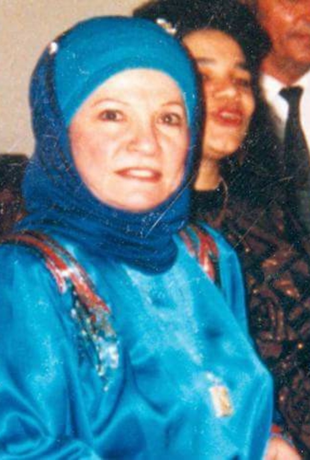 شادية في منزلها