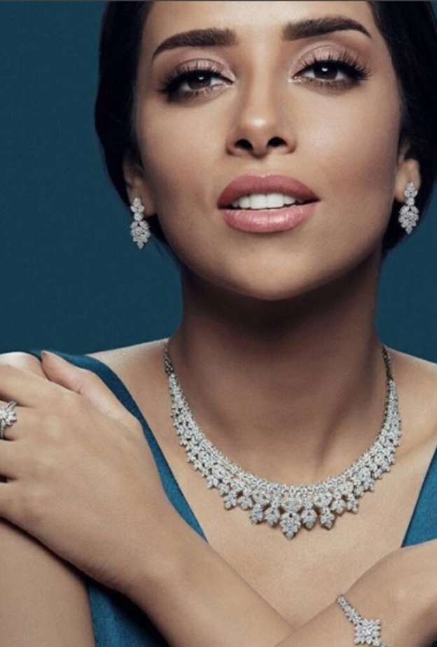 بلقيس تتألق بصيحة الخواتم المتعددة والمفتوحة