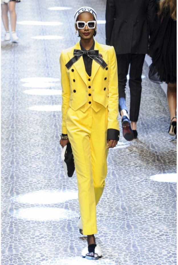 تجرّئي على طريقة دوتشي اند غابانا واكسري القواعد هذا الشّتاء