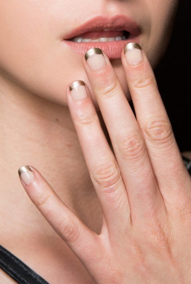 طرق تزيين أظافر اليد القصيرة بالمناكير