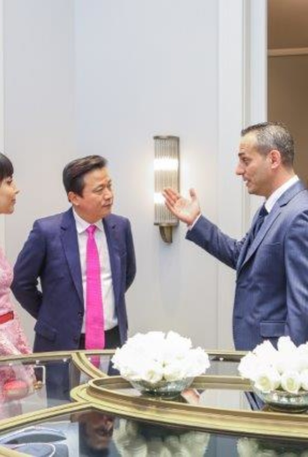 كشفت دار Harry Winston النقاب عن مجموعة Legacy في دبي