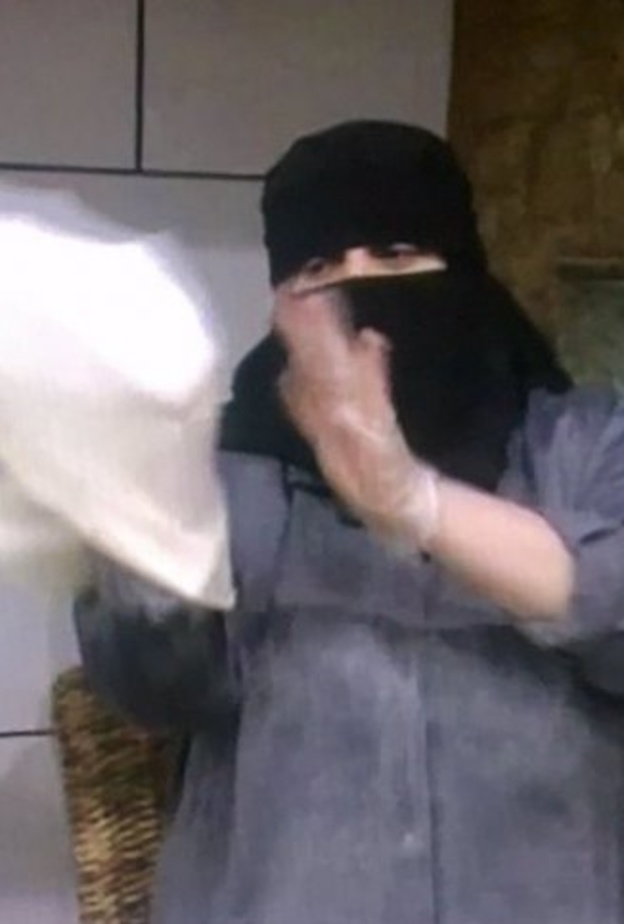 كافة أعمال المطعم بأيدي نسائية