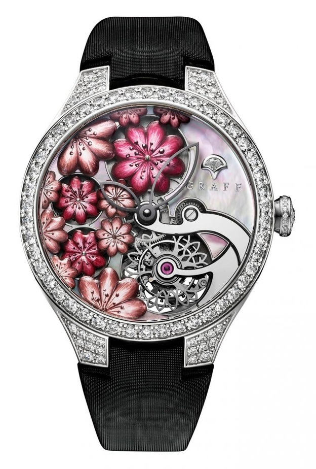 ساعة ديور من الذهب والماس