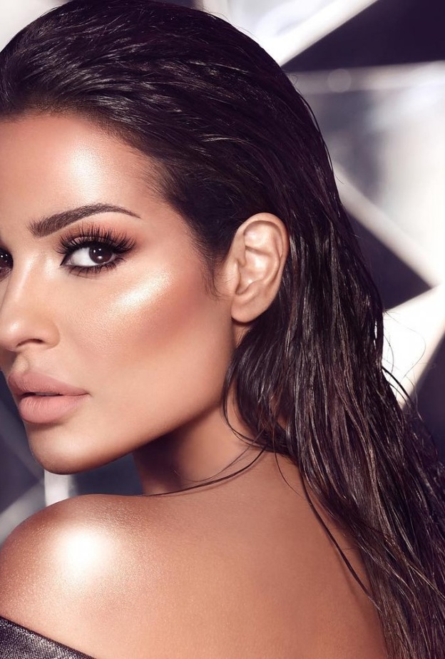 مكياج خريفي قوي مع احمر الشفاه البني