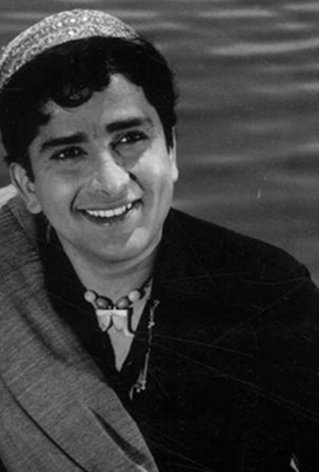 بي بي سي نشرت صور أميتاب باتشان بدلا من شاشي كابور