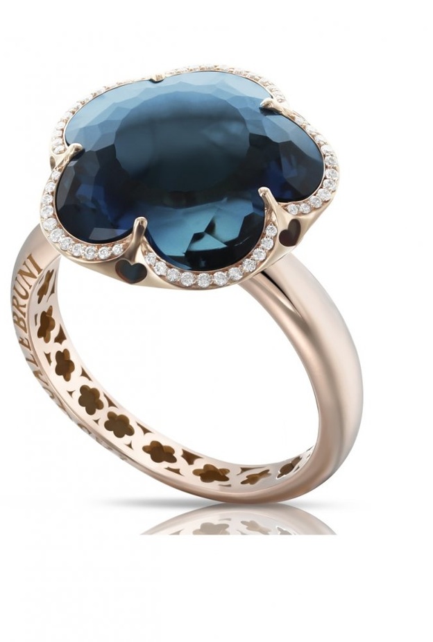 خاتم تيفاني اند كو من التوباز والذهب