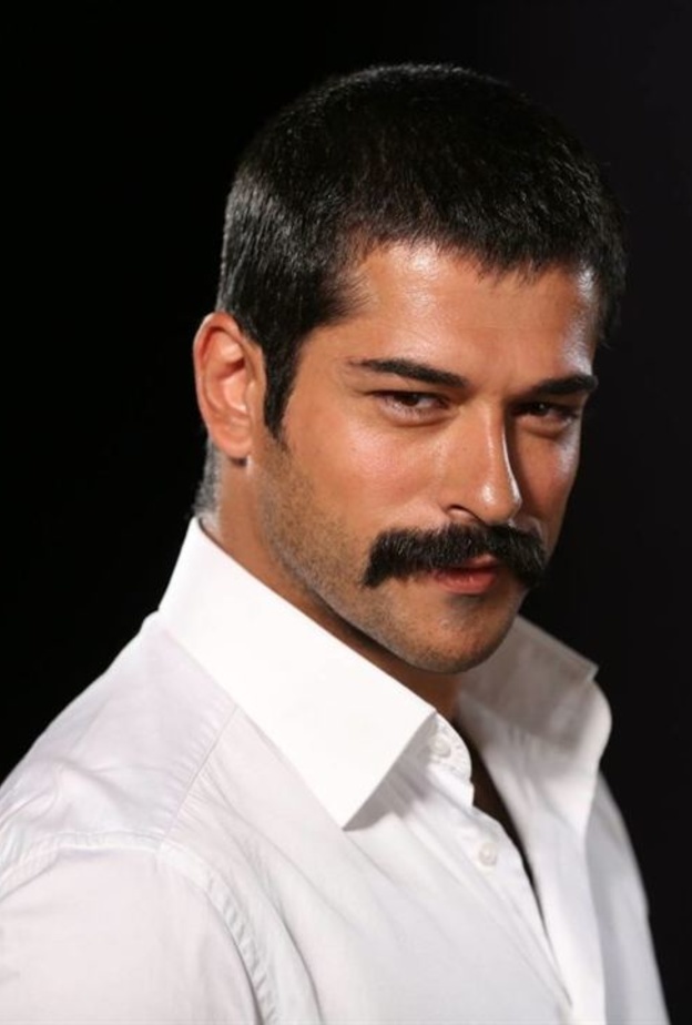  بوراك أوزجفيت