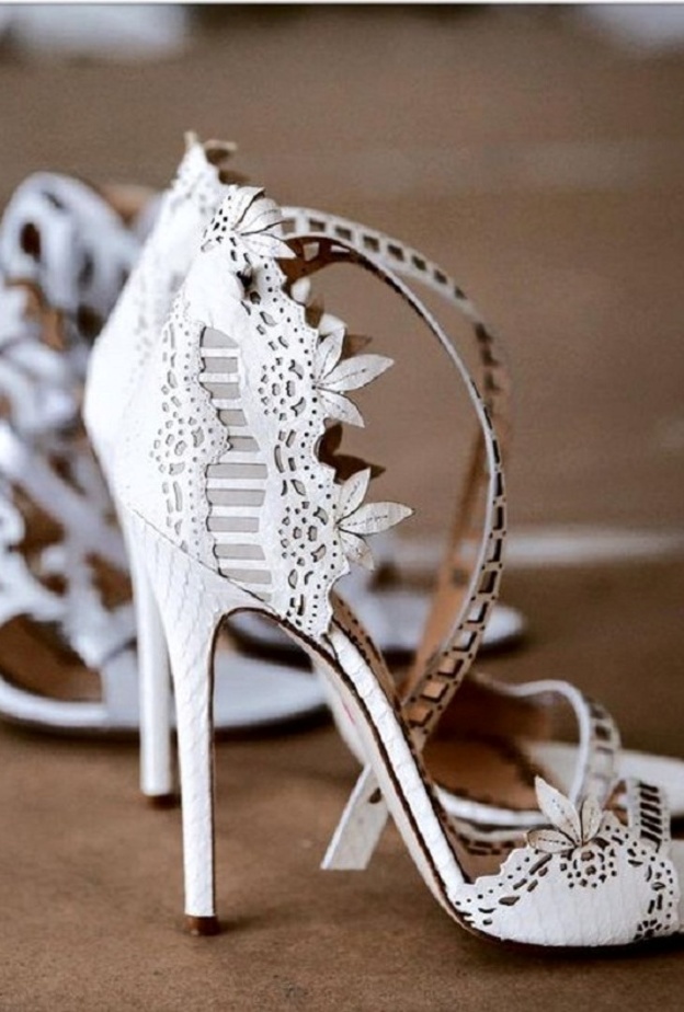 حذاء من jimmy choo