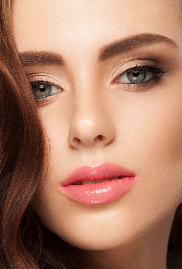 مكياج عيون ترابي