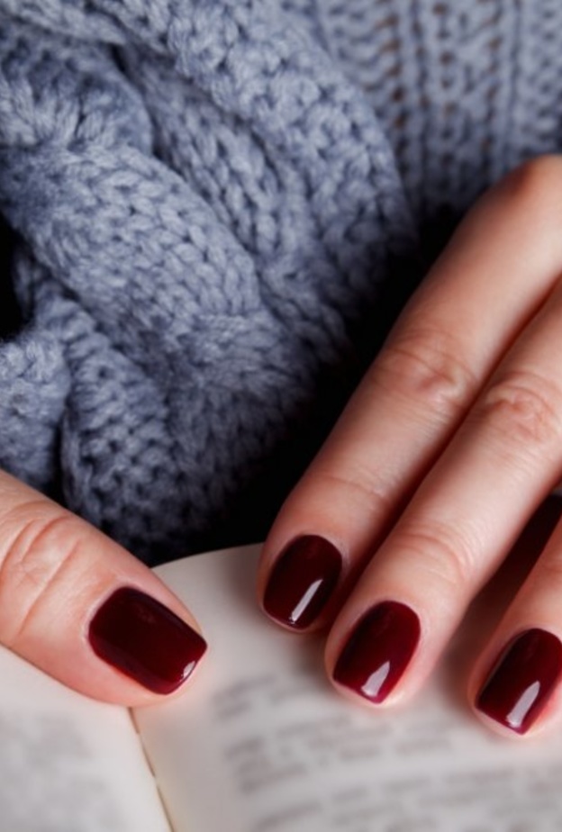 اللون الوردي الفاقع يناسب البشرة الفاتحة والداكنة