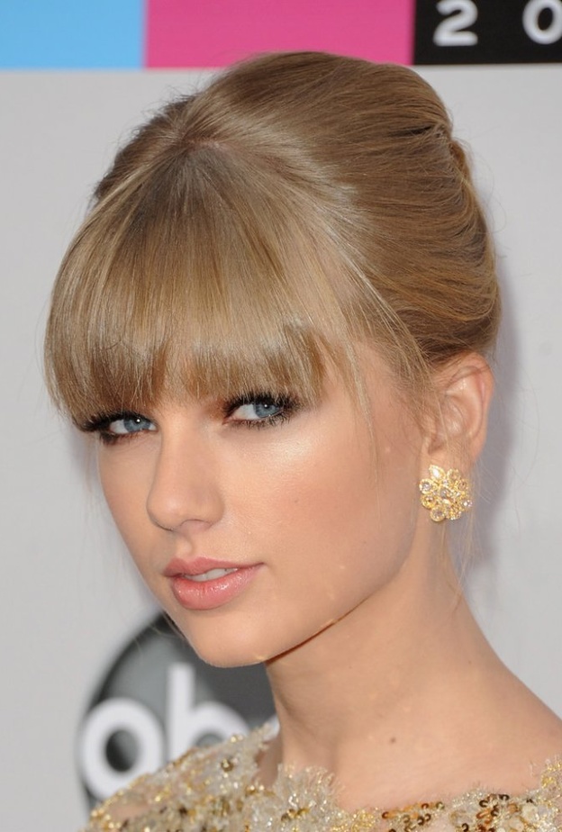 أجمل مجوهرات تايلور سويفت في عيد ميلادها الـ 28