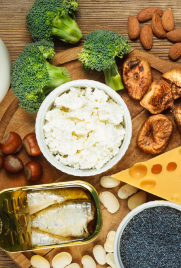 اطعمة تحمي من هشاشة العظام بعد انقطاع الطمث