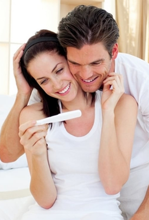 تناول وجبات صحية ومشاركة الزوج ودعمك من شروط الحمل الصحي بعد الزواج