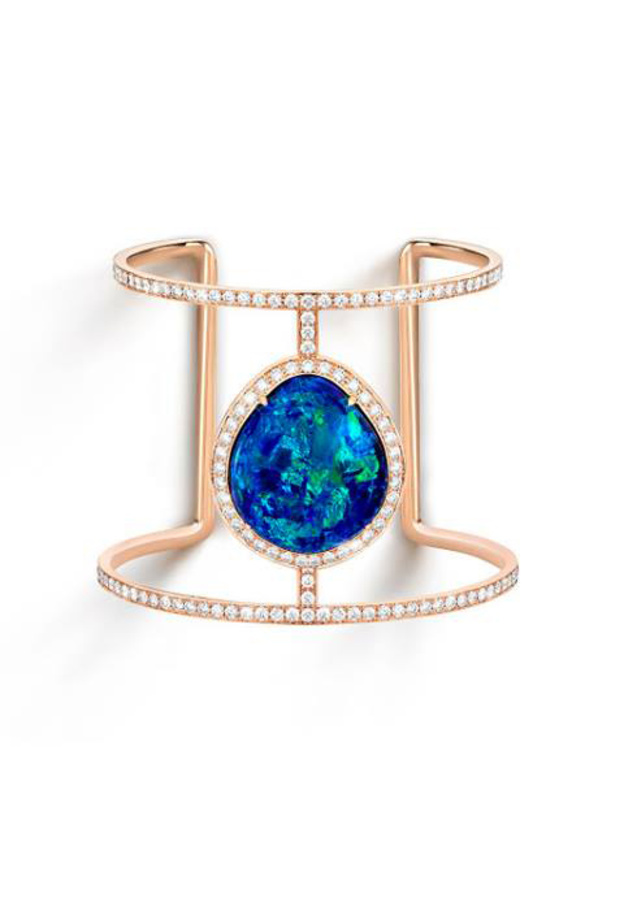 اسوارة من ديور Dior