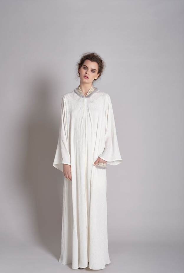 قفطان مغربي باللون الابيض