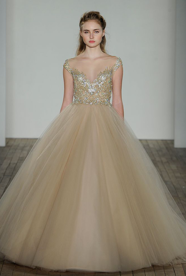 فستان زفاف عصري باللون الذهبي من مجموعة Franseca Miranda للعروس