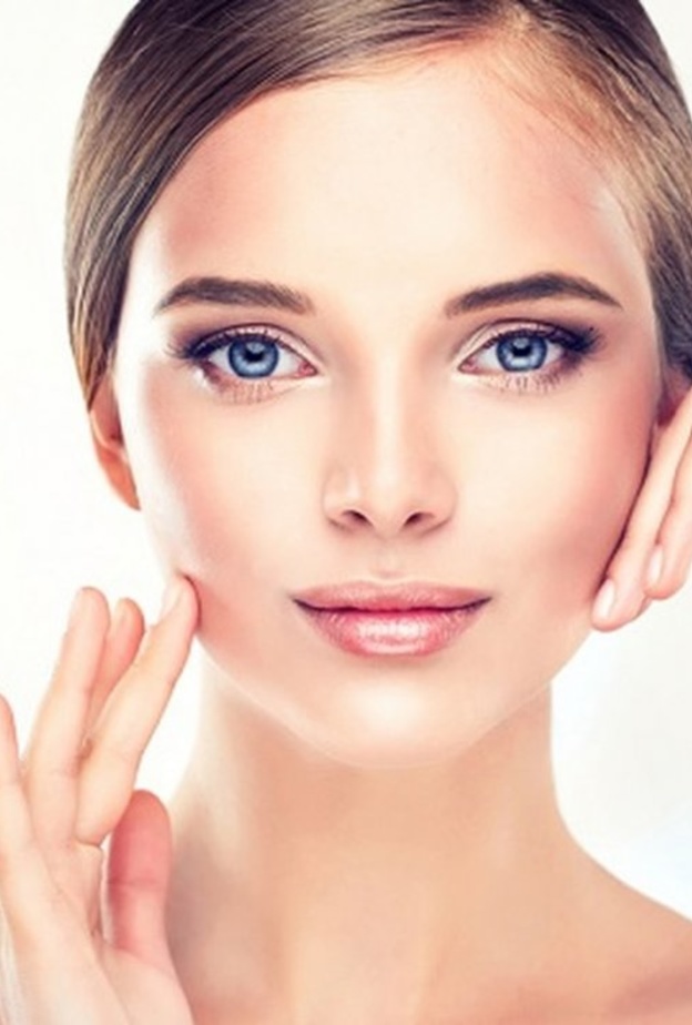 ماسك الكركم يمنحك بشرة فاتحة ويخلصك من حب الشباب